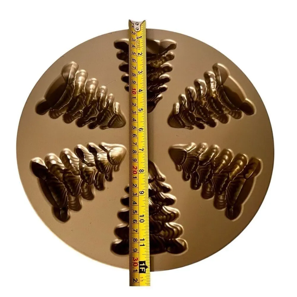 Nordic Ware Cake Pan Evergreen Cakelet Christmas Tree Holiday Gold Limited 2018